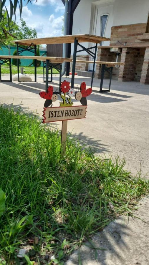 ALFA Szálláshely Sándorfalva Esterno foto